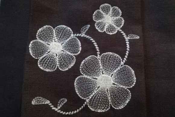 Contour Daisies: A Light, Lively Bouquet for Small-Batch Sellers